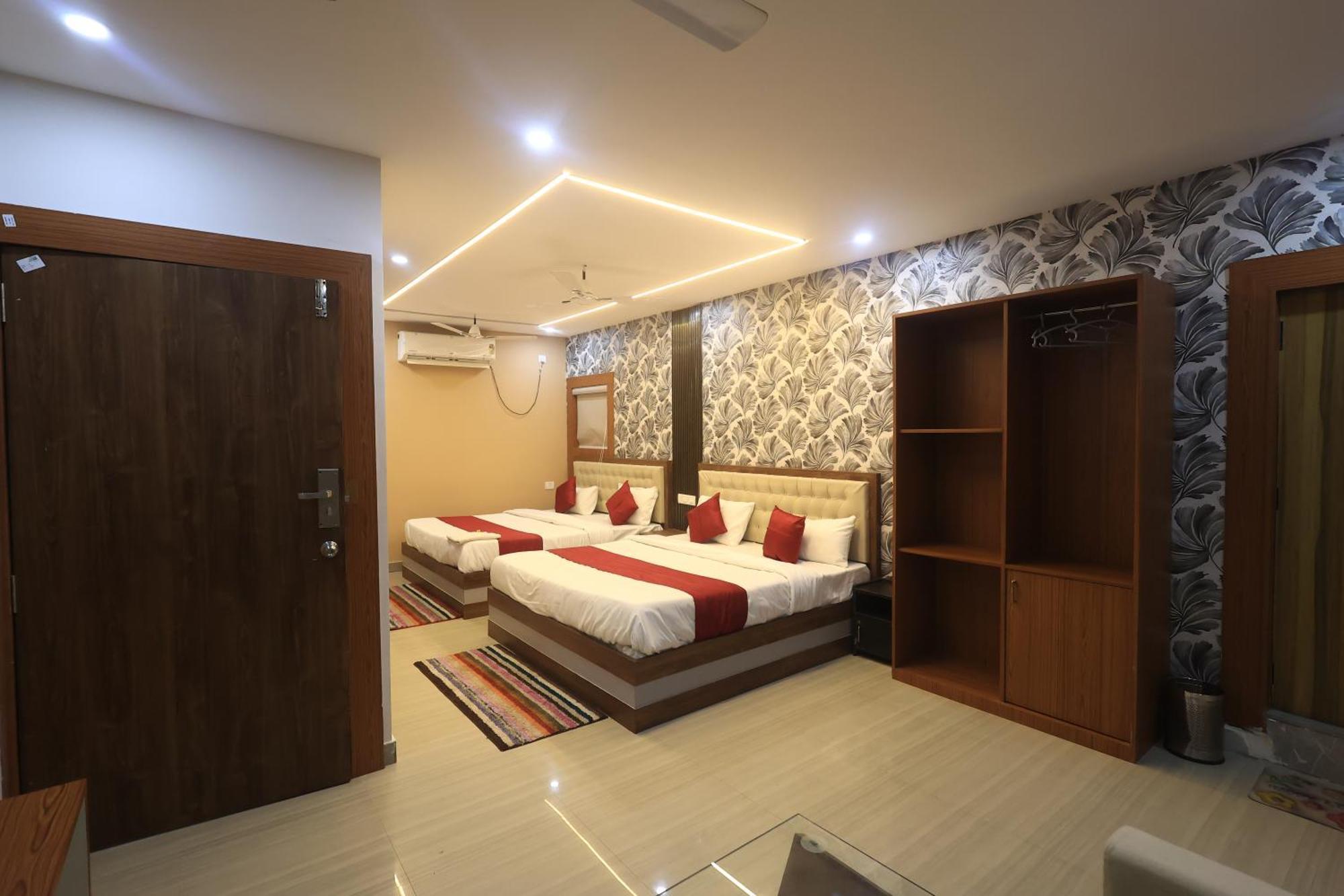 Hotel Space Setter บูบันเนสชวาร์ ภายนอก รูปภาพ