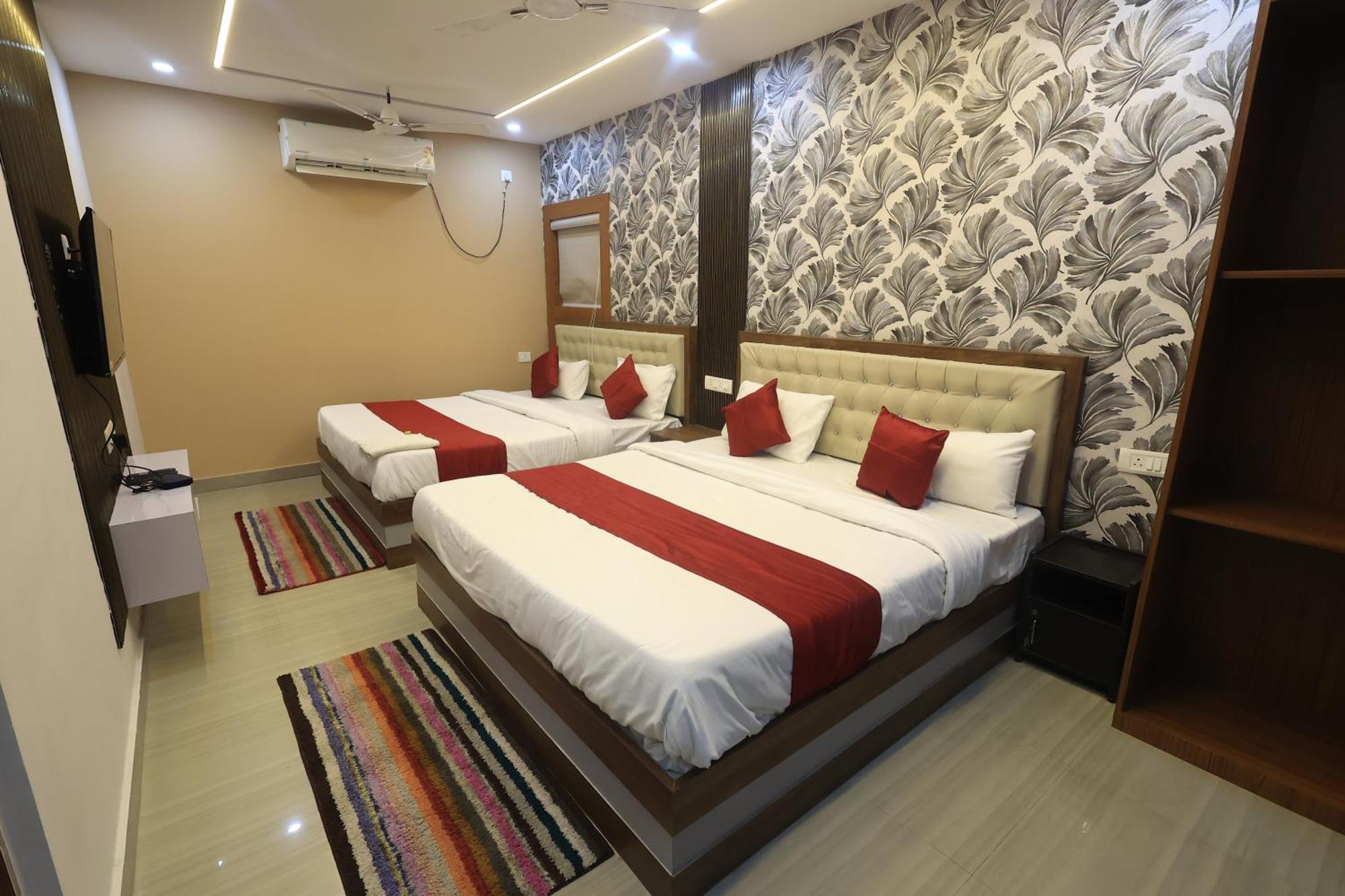 Hotel Space Setter บูบันเนสชวาร์ ภายนอก รูปภาพ